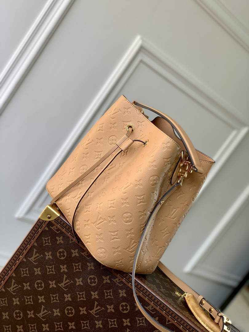 Louis Vuitton NéoNoé MM Bucket Bag Monogram Leather Brown - M45256