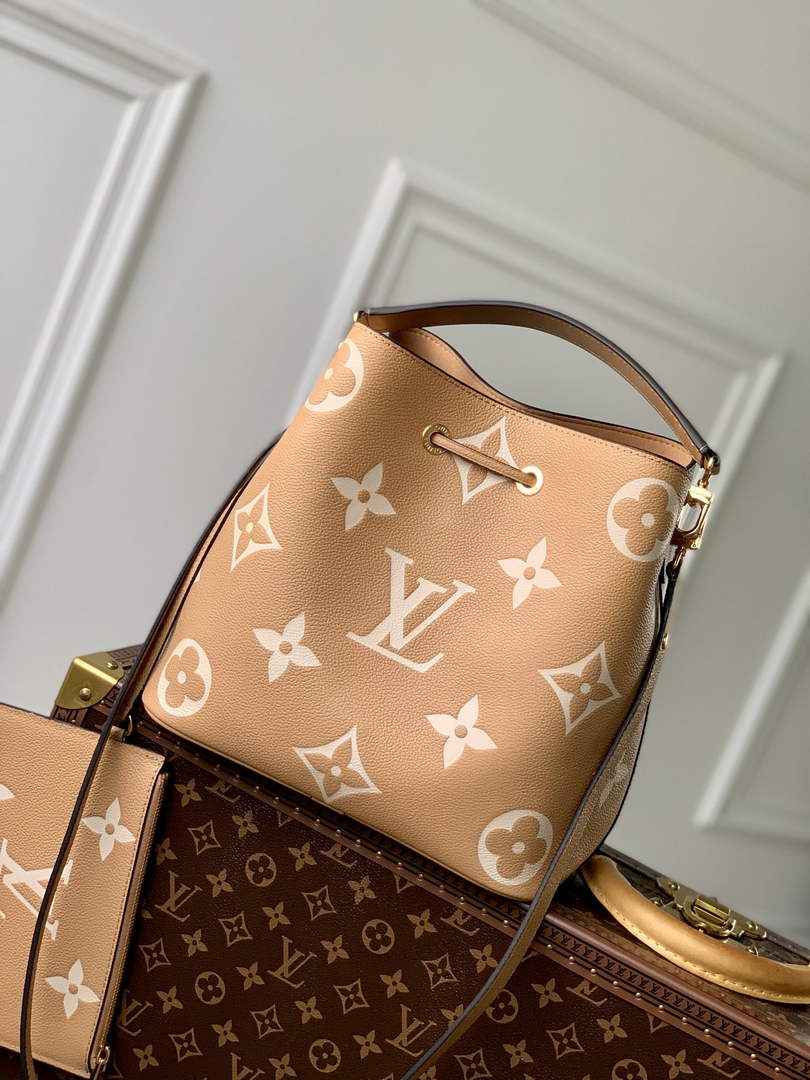 Louis Vuitton NéoNoé MM Bucket Bag Brown Cowhide Leather - M45497