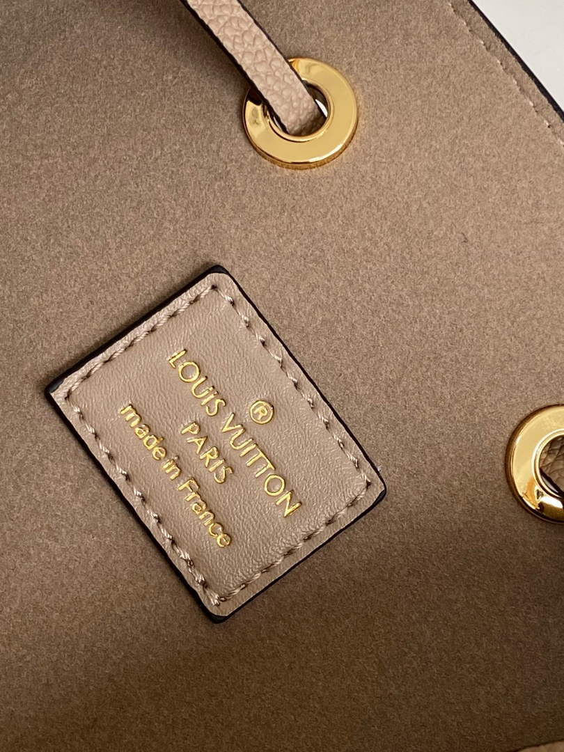 Louis Vuitton NéoNoé MM Bucket Bag Gray Cowhide Leather - M45555