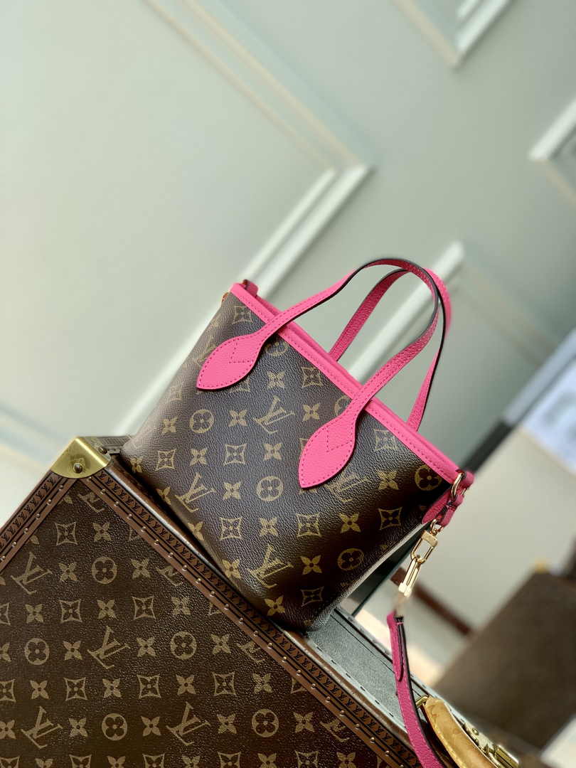 Louis Vuitton Neverfull Bandoulière Inside Out BB M12106