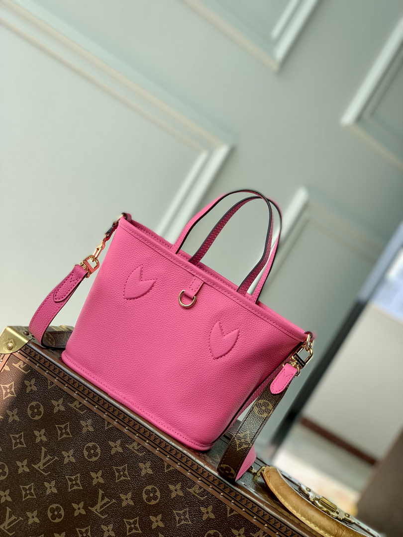 Louis Vuitton Neverfull Bandoulière Inside Out BB M12106