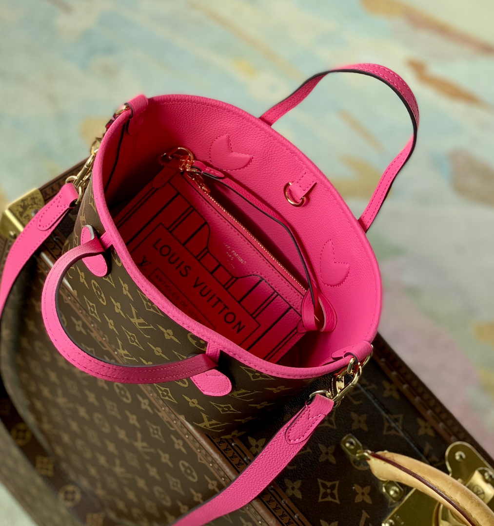 Louis Vuitton Neverfull Bandoulière Inside Out BB M12106