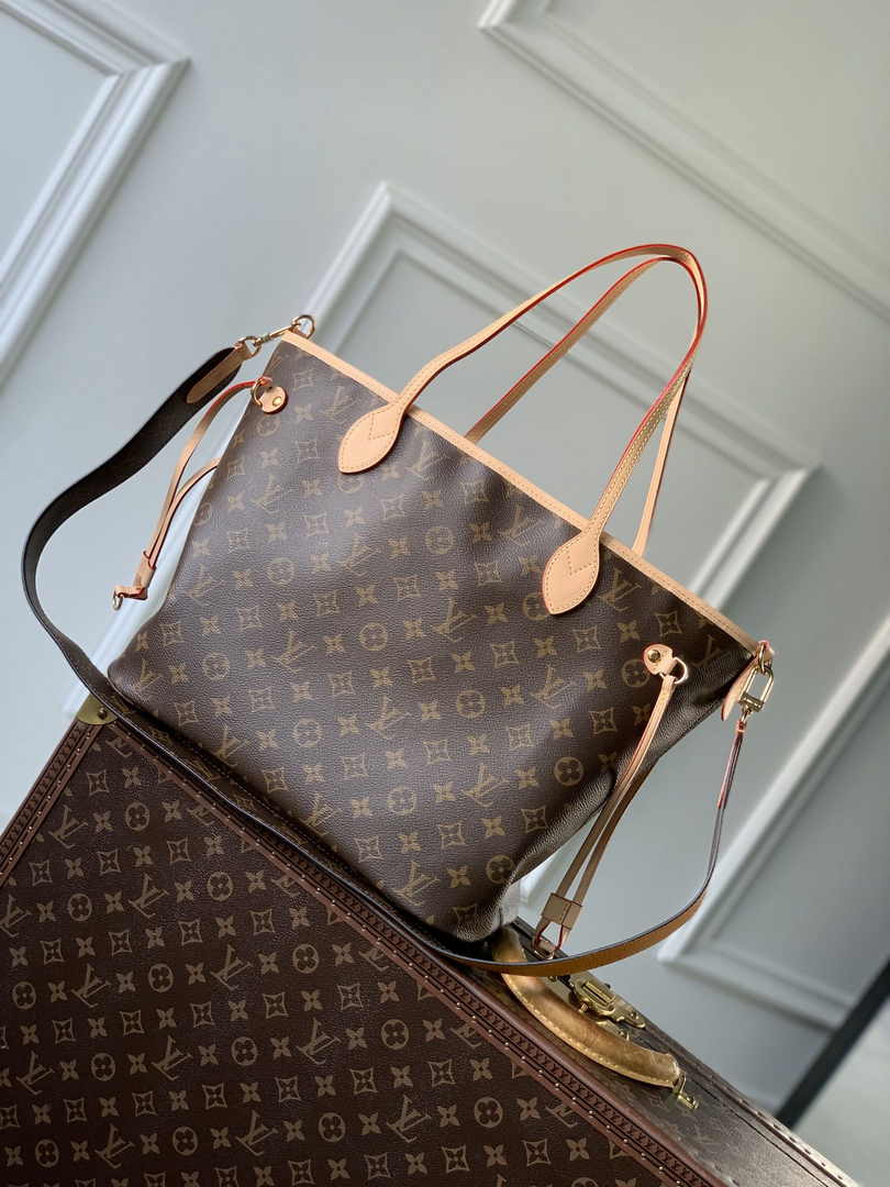 Louis Vuitton Neverfull Bandoulière Inside Out MM Bag M11947