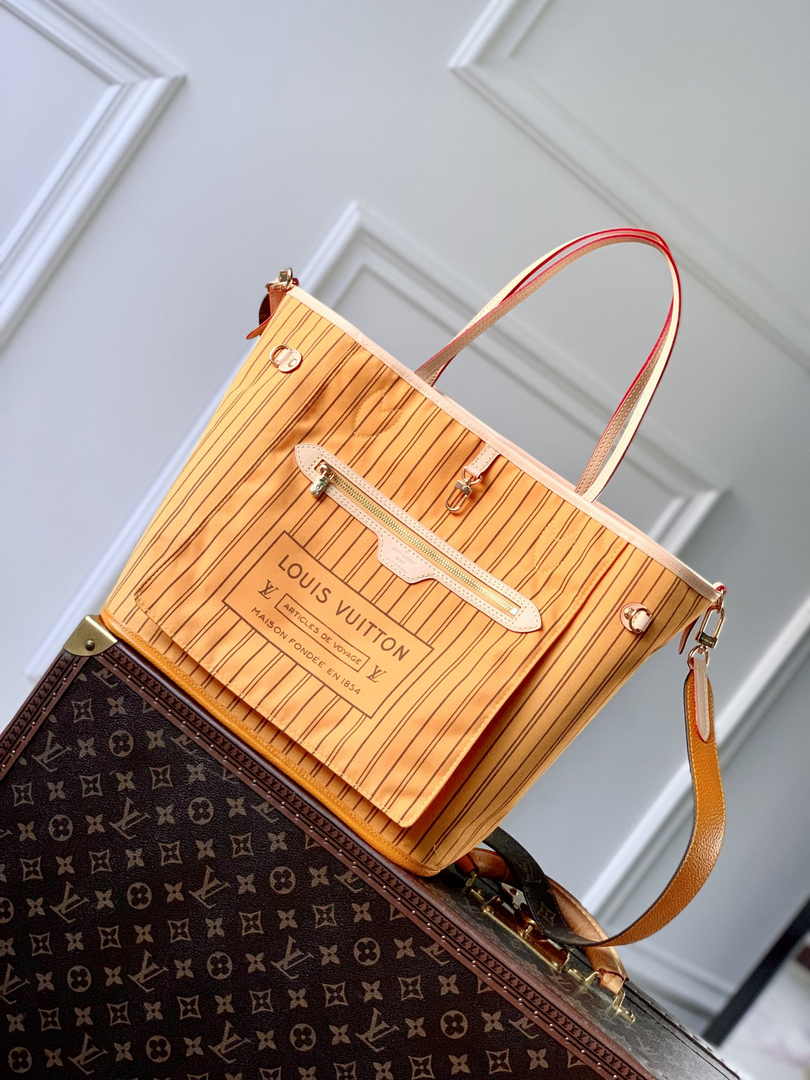 Louis Vuitton Neverfull Bandoulière Inside Out MM Bag M11947