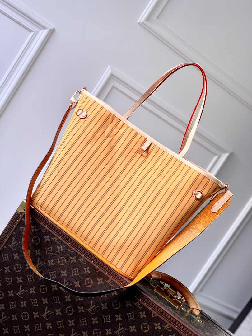 Louis Vuitton Neverfull Bandoulière Inside Out MM Bag M11947