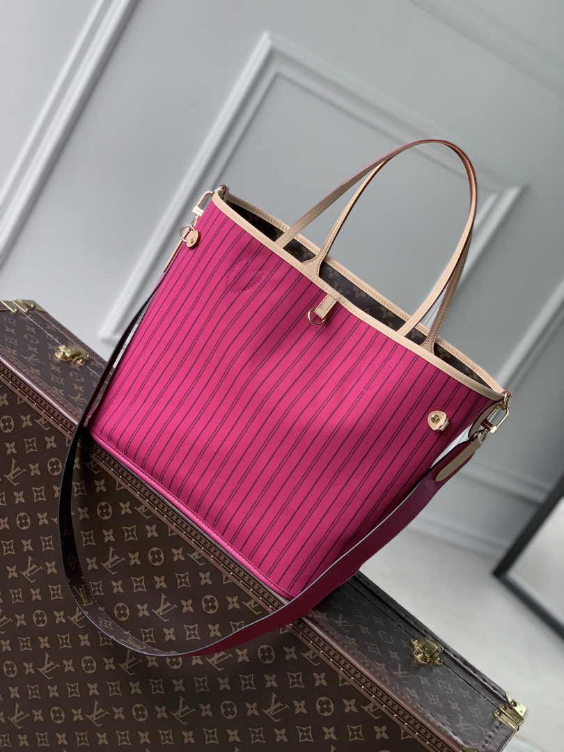 Louis Vuitton Neverfull Bandoulière Inside Out MM Bag M12257