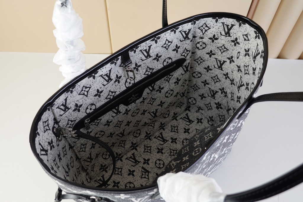 Louis Vuitton Neverfull MM Bag M21465 Gray Monogram Jacquard Denim