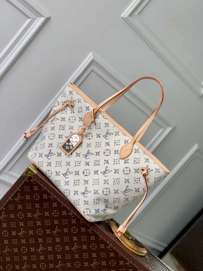 Louis Vuitton Neverfull MM Bag M24905
