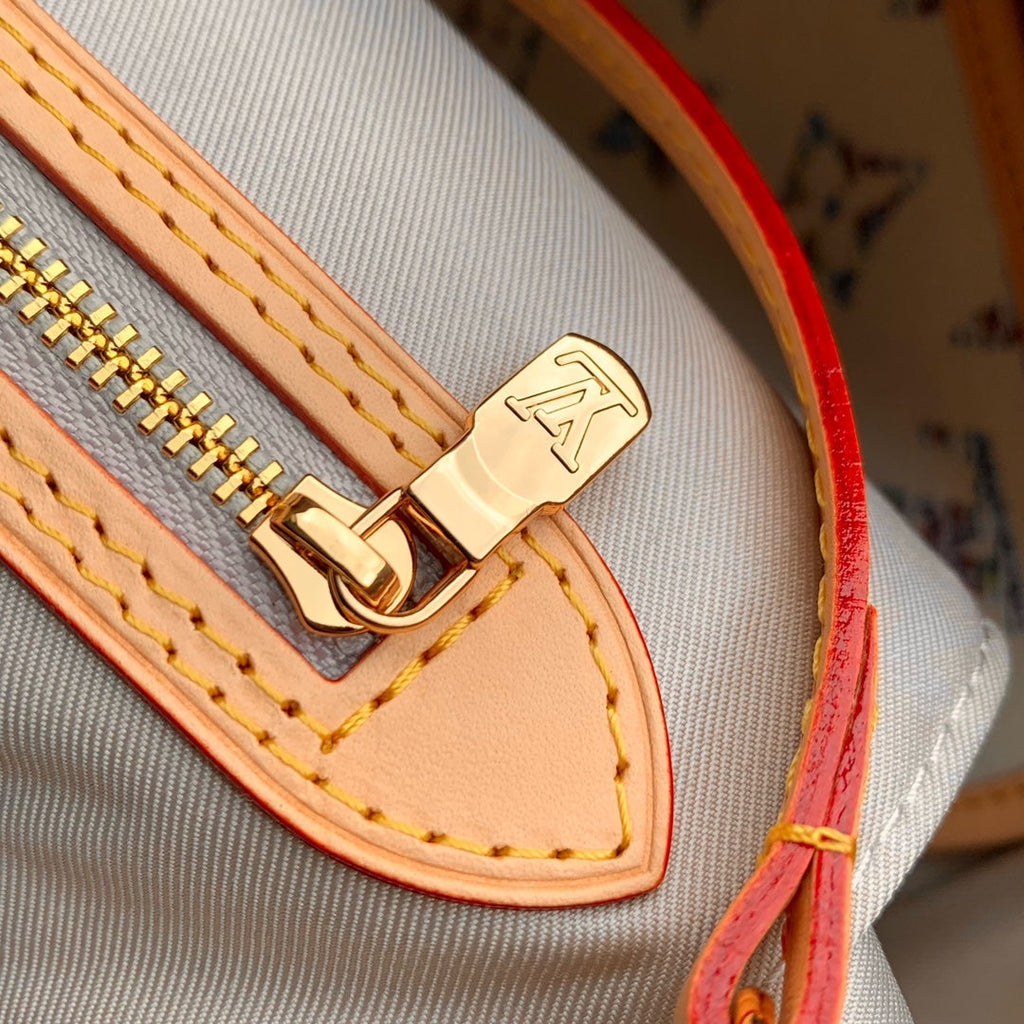 Louis Vuitton Neverfull MM Bag M24905