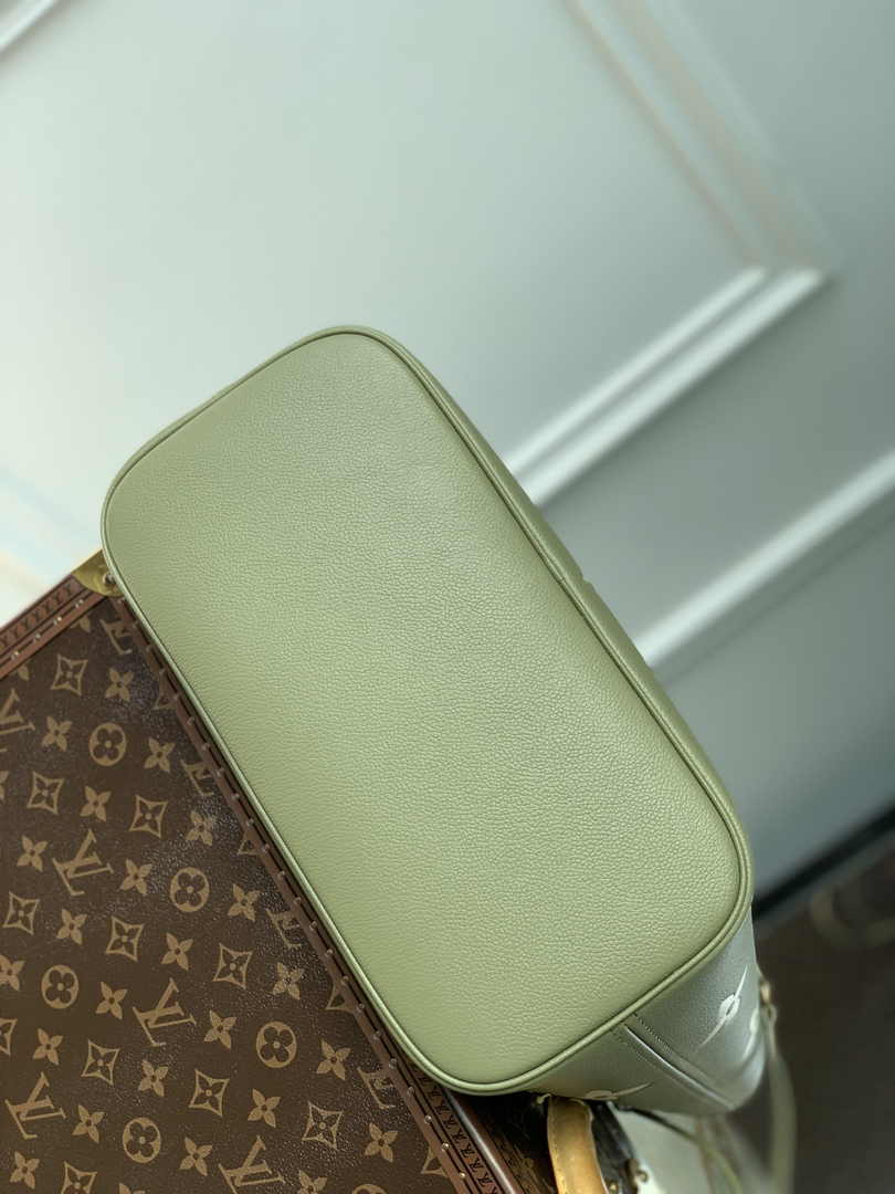 Louis Vuitton Neverfull MM Bag M46649 Green Leather