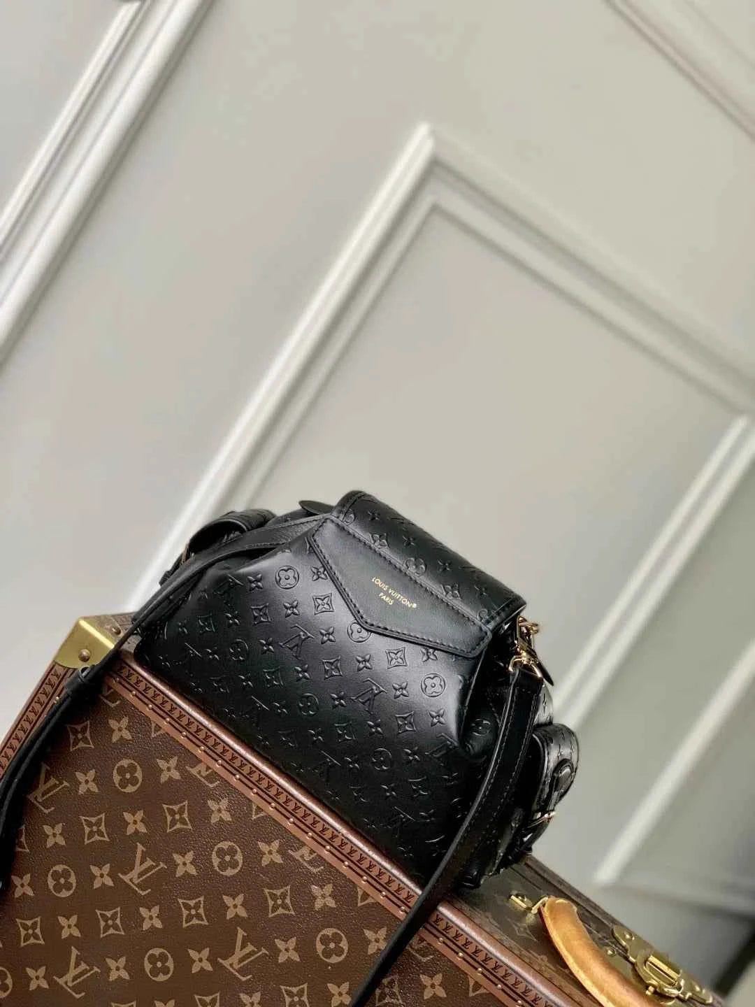 Louis Vuitton Odyssée Bag Calfskin leather M25554