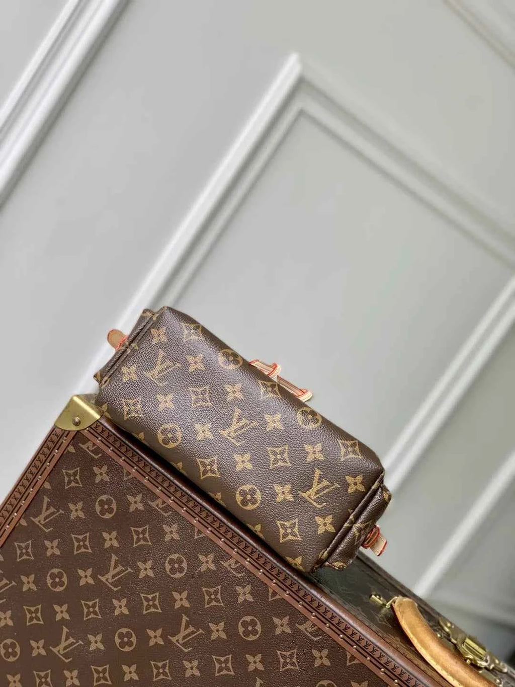 Louis Vuitton Odyssée Bag Monogram M25085