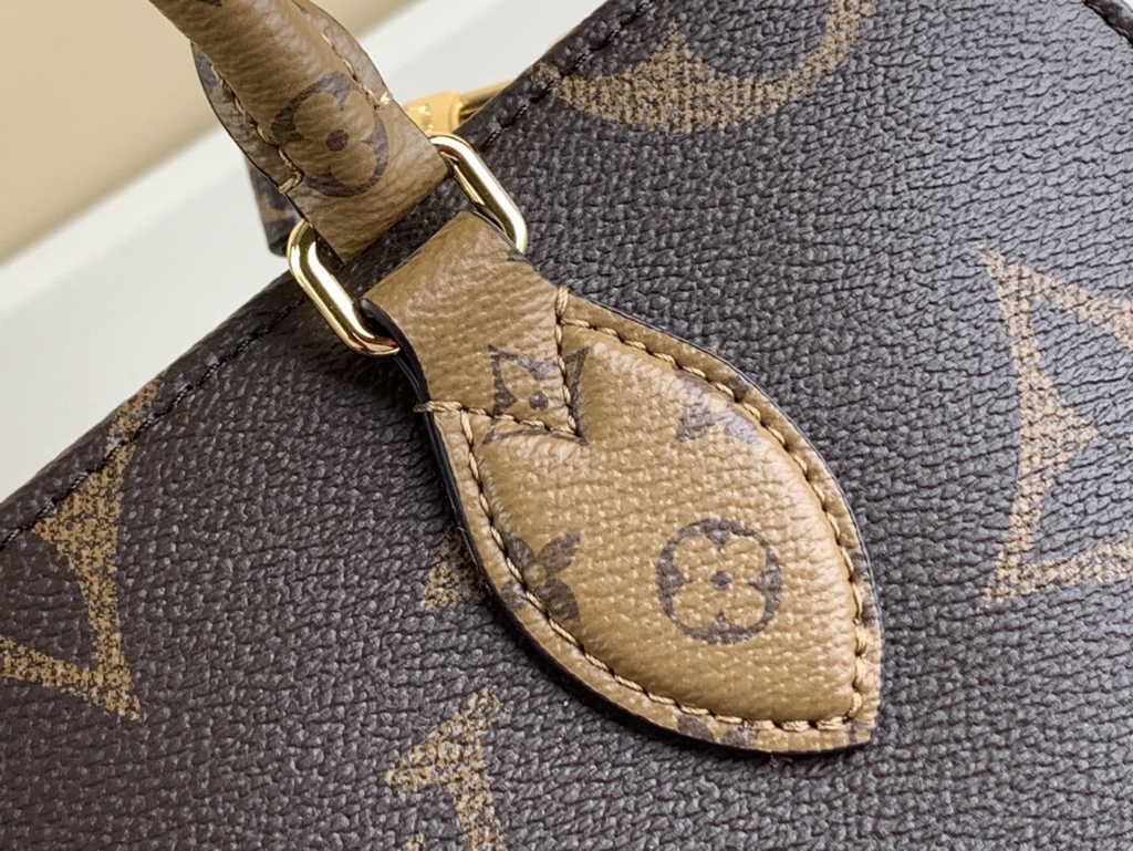 Louis Vuitton OnTheGo East West M46653 Monogram canvas