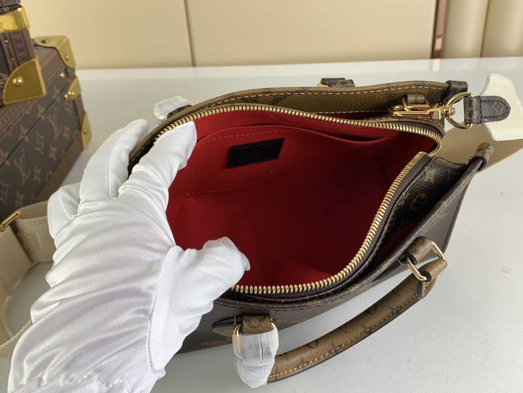 Louis Vuitton OnTheGo East West M46653 Monogram canvas