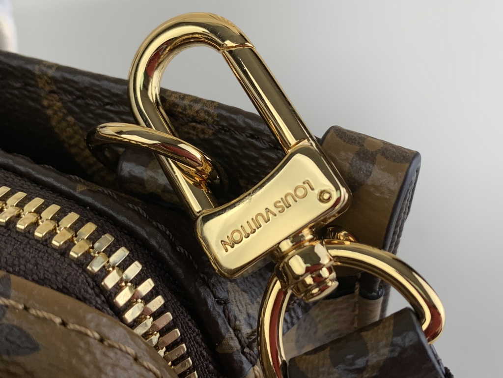 Louis Vuitton OnTheGo East West M46653 Monogram canvas