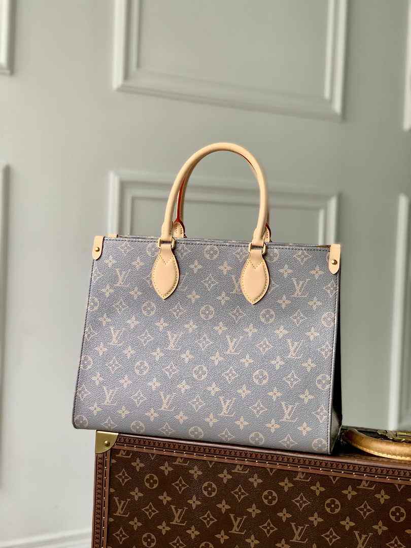 Louis Vuitton OnTheGo MM Bag M12415 - Default Title - View 1