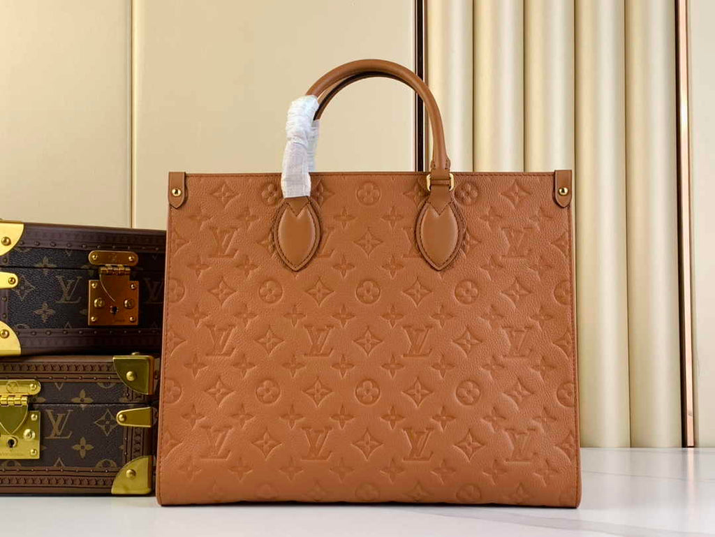 Louis Vuitton OnTheGo MM Bag M12775 - Default Title - View 2