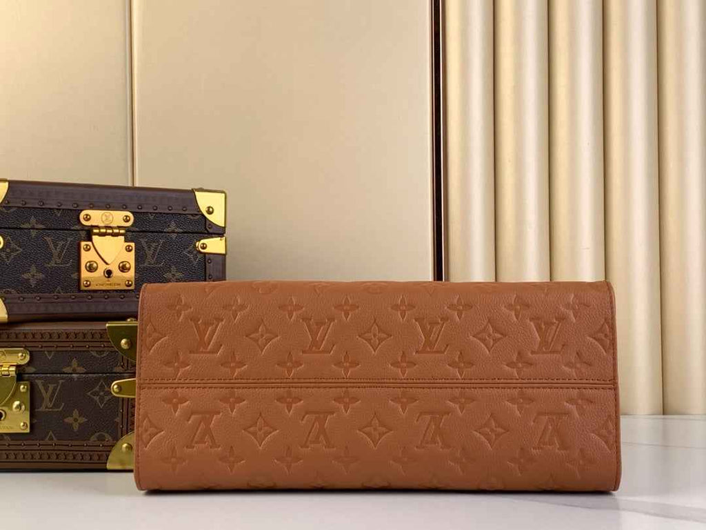Louis Vuitton OnTheGo MM Bag M12775 - Default Title - View 3