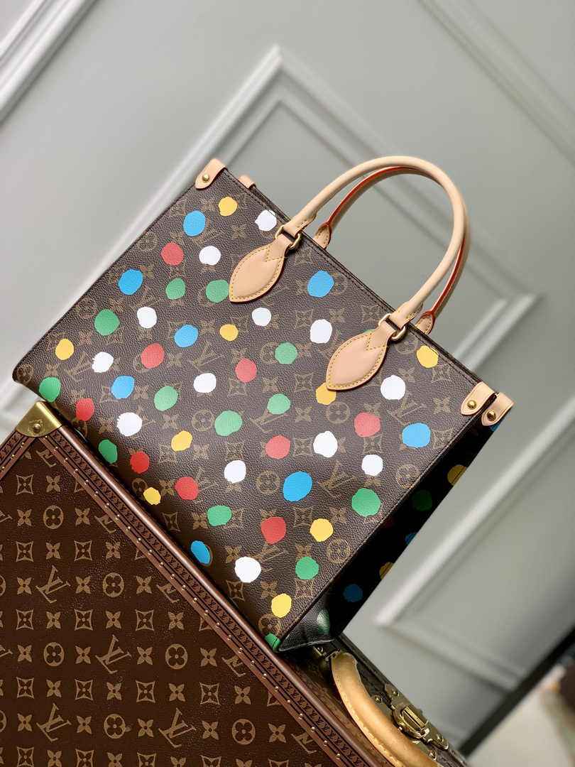 Louis Vuitton OnTheGo MM Bag M46379 Monogram canvas 3D Painted - Default Title - View 2