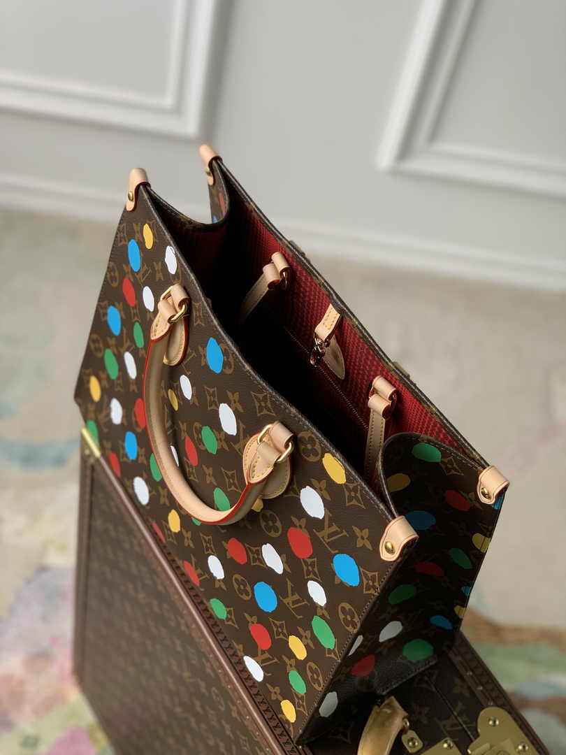 Louis Vuitton OnTheGo MM Bag M46379 Monogram canvas 3D Painted - Default Title - View 4