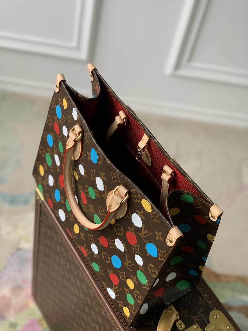 Louis Vuitton OnTheGo MM Bag M46379 Monogram canvas 3D Painted - Default Title - View 4