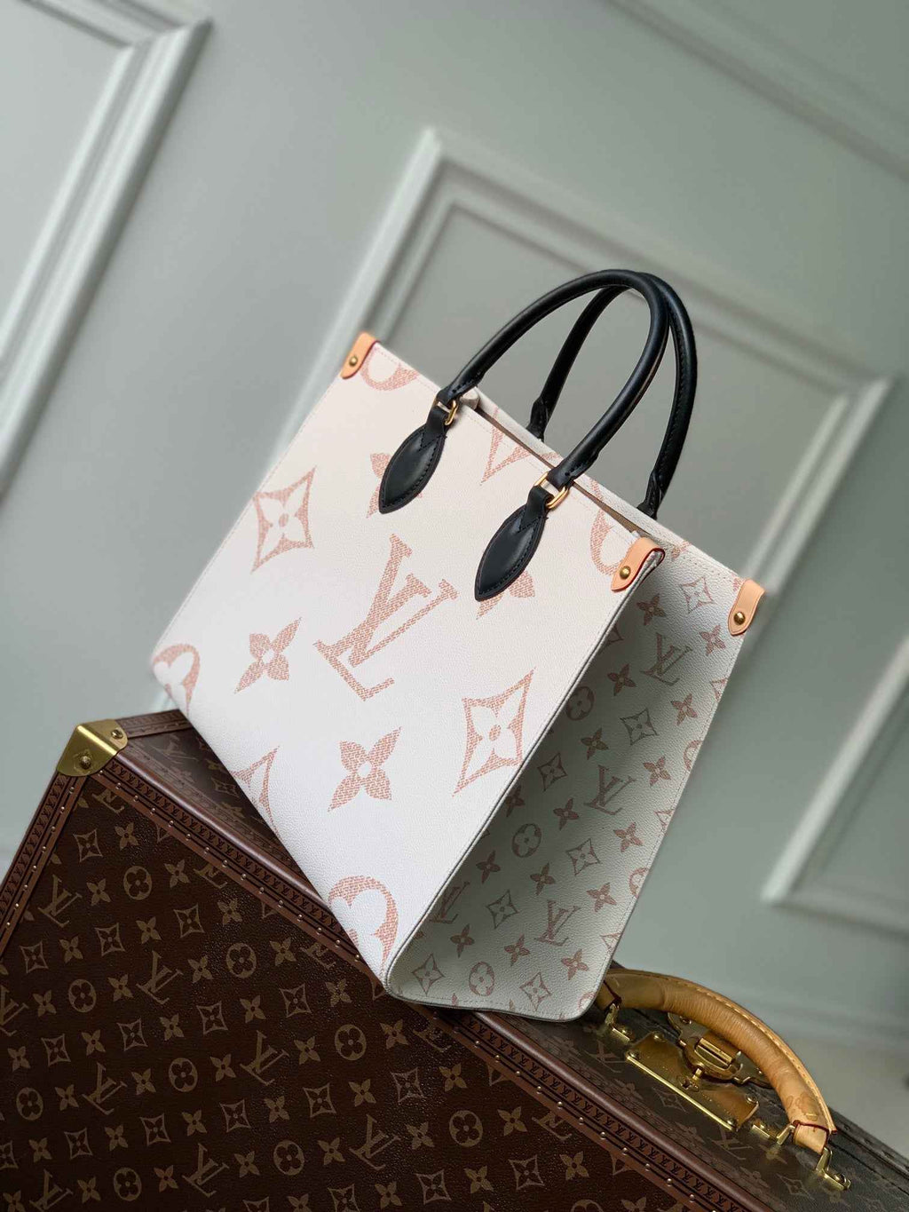 Louis Vuitton OnTheGo MM Bag M46912 Monogram Dune Canvas - Default Title - View 2