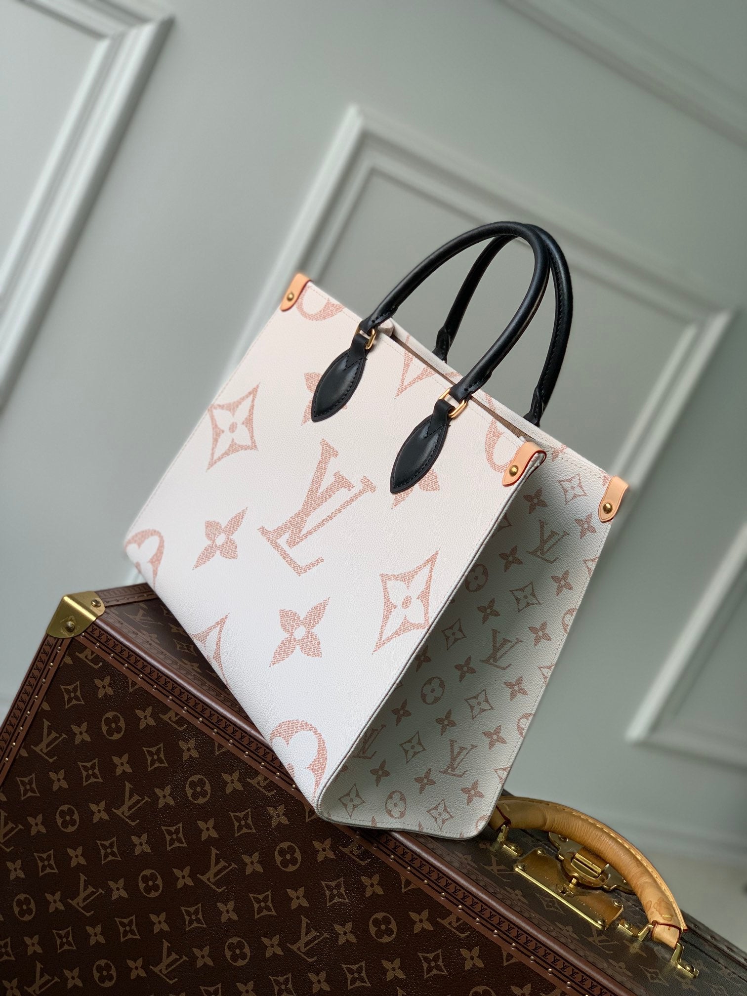 Louis Vuitton OnTheGo MM Bag M46912 Monogram Dune Canvas - Default Title - View 2