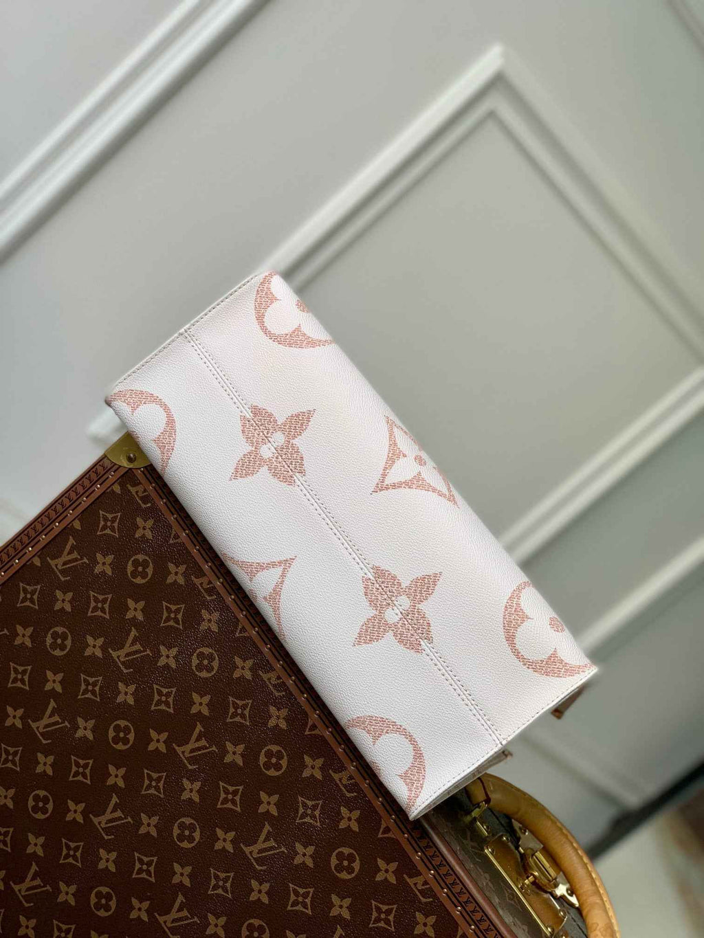 Louis Vuitton OnTheGo MM Bag M46912 Monogram Dune Canvas - Default Title - View 4