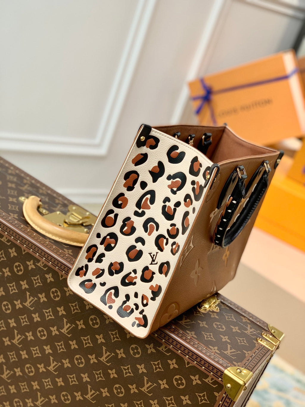 Louis Vuitton OnTheGo MM Bag M58521 Brown Leather - Default Title - View 3