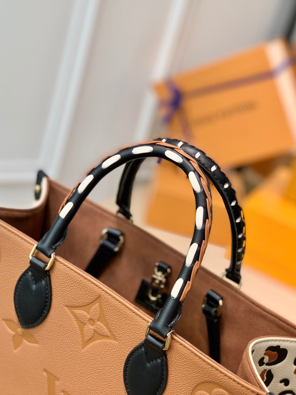 Louis Vuitton OnTheGo MM Bag M58521 Brown Leather - Default Title - View 5