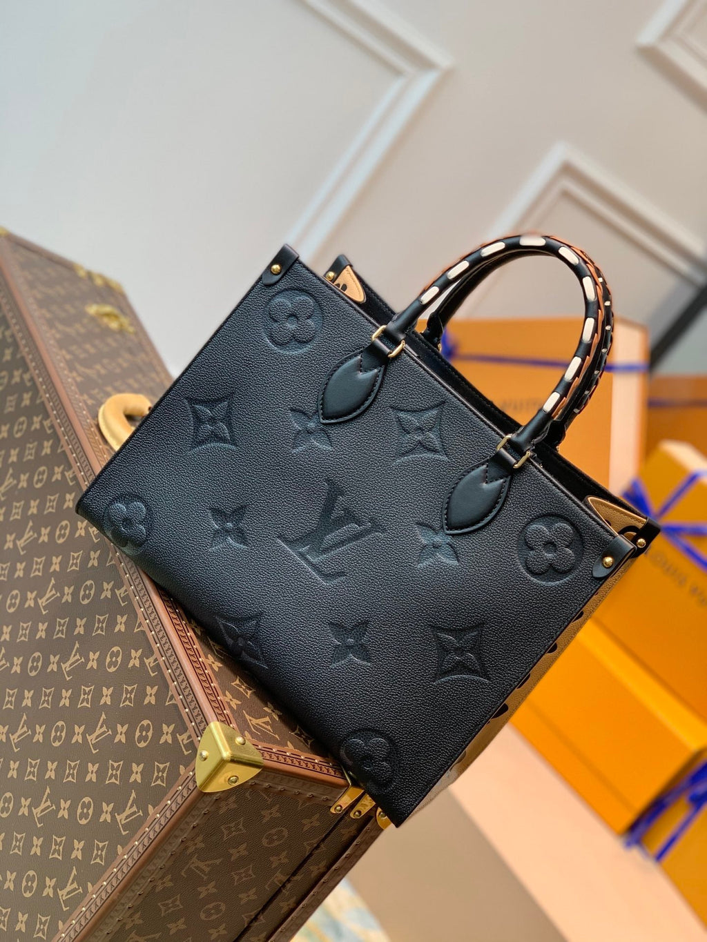 Louis Vuitton OnTheGo MM Bag M58522 Black Leather - Default Title - View 1