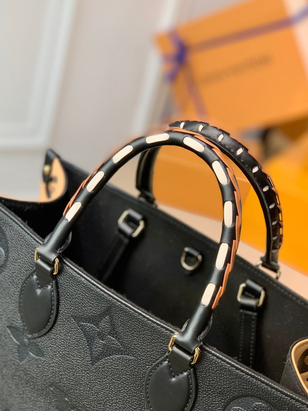 Louis Vuitton OnTheGo MM Bag M58522 Black Leather - Default Title - View 5