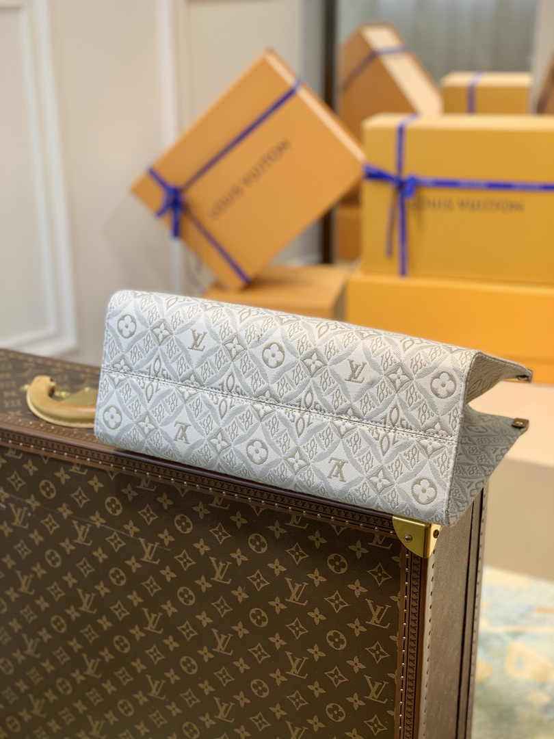 Louis Vuitton OnTheGo MM Bag M59614 Beige Leather - Default Title - View 3
