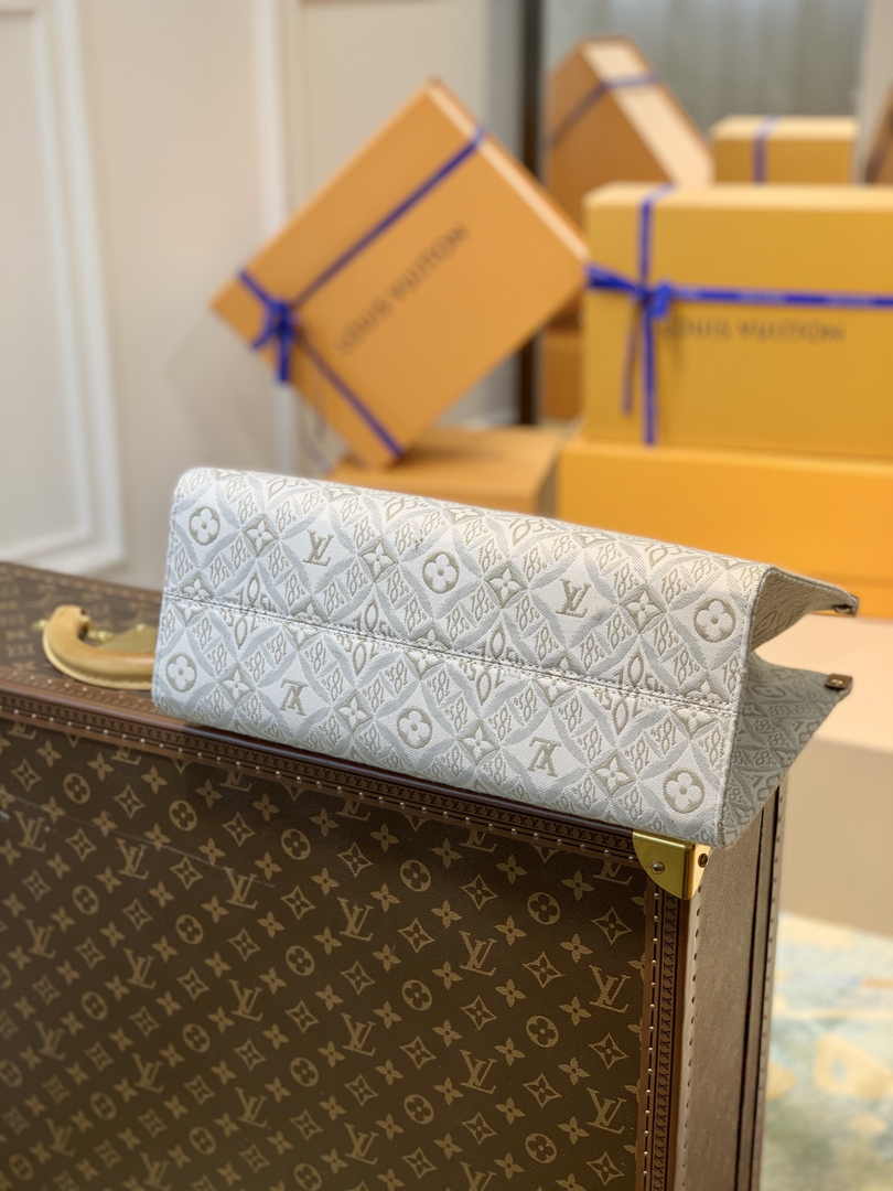 Louis Vuitton OnTheGo MM Bag M59614 Beige Leather - Default Title - View 3