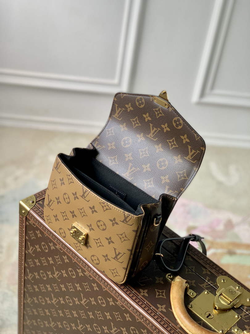 Louis Vuitton Pochette Métis Backpack M11941