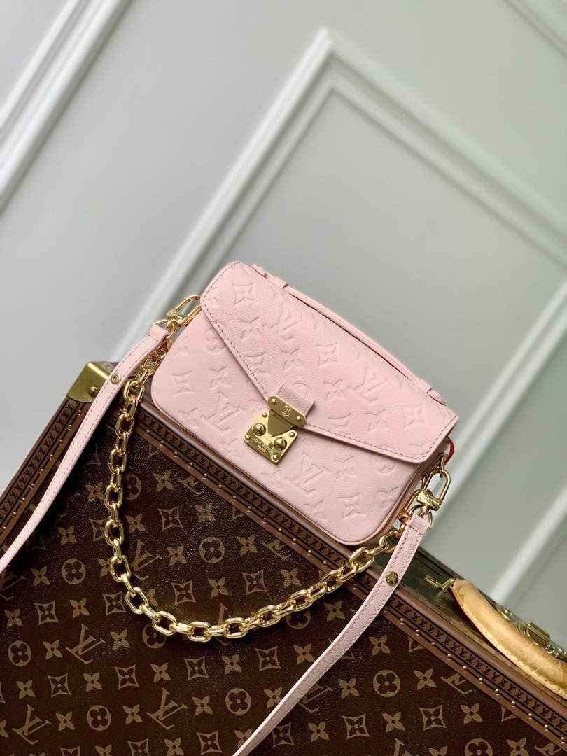 Louis Vuitton Pochette Métis East West M46595 Pink Leather