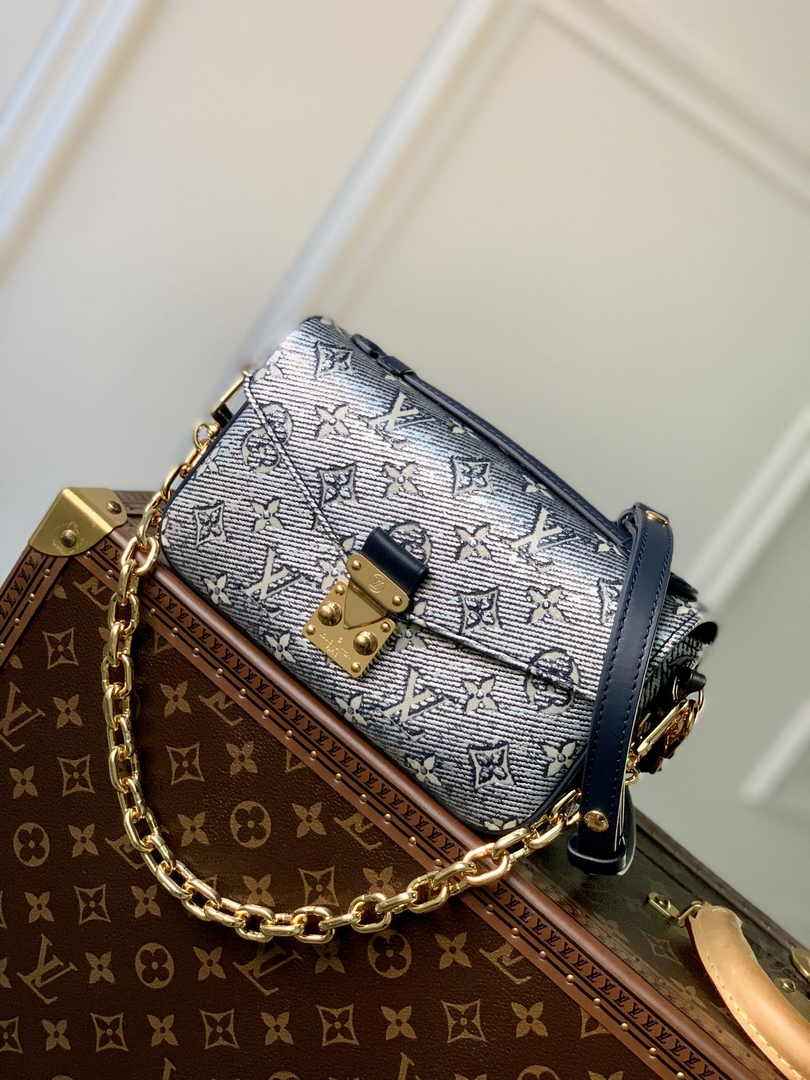 Louis Vuitton Pochette Métis East West M22834 Blue Monoglam canvas - Default Title - View 3