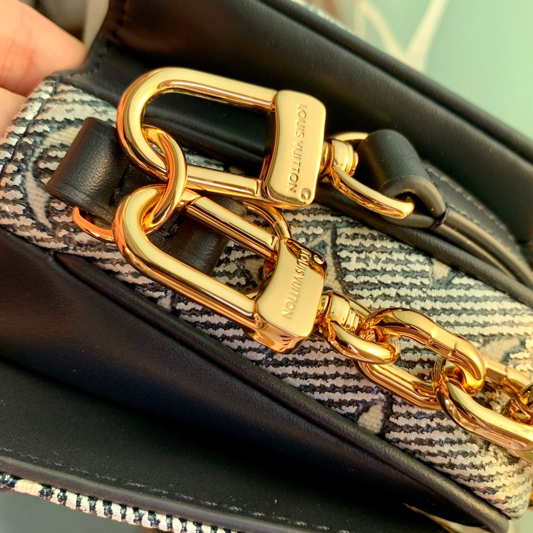 Louis Vuitton Pochette Métis East West M22834 Blue Monoglam canvas - Default Title - View 9