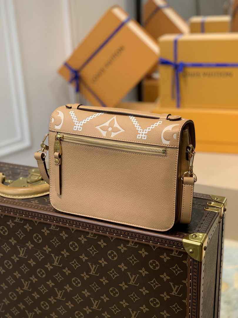 Louis Vuitton Pochette Métis M46028 Tan MonogramLeather - Default Title - View 2