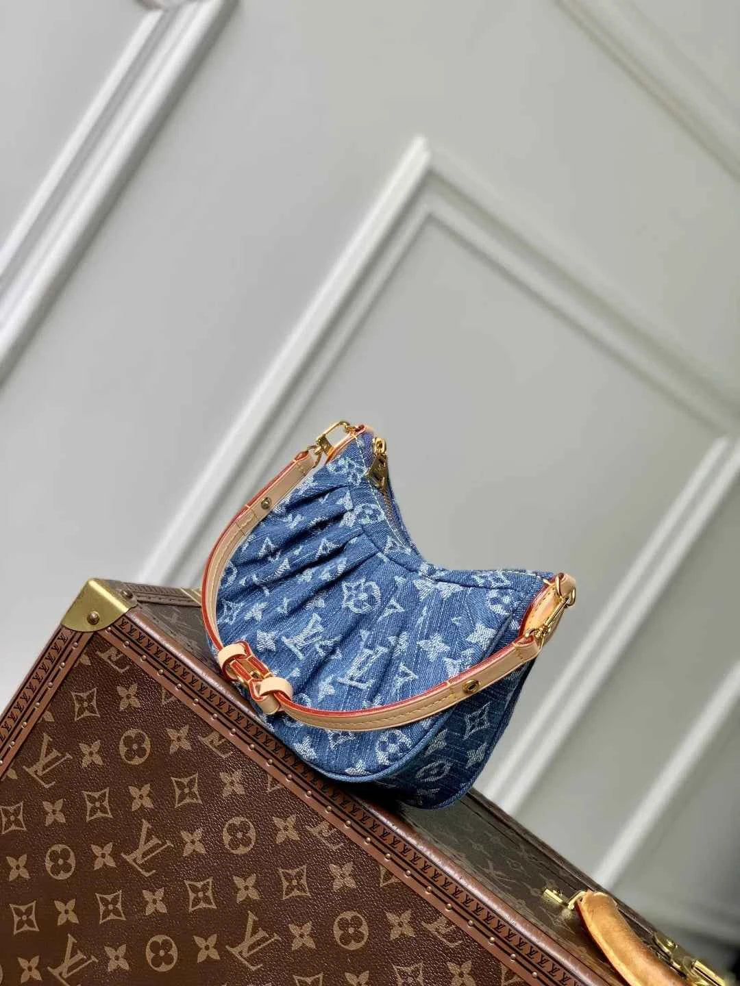 Louis Vuitton Pochette Valley, M13571 Monogram Denim
