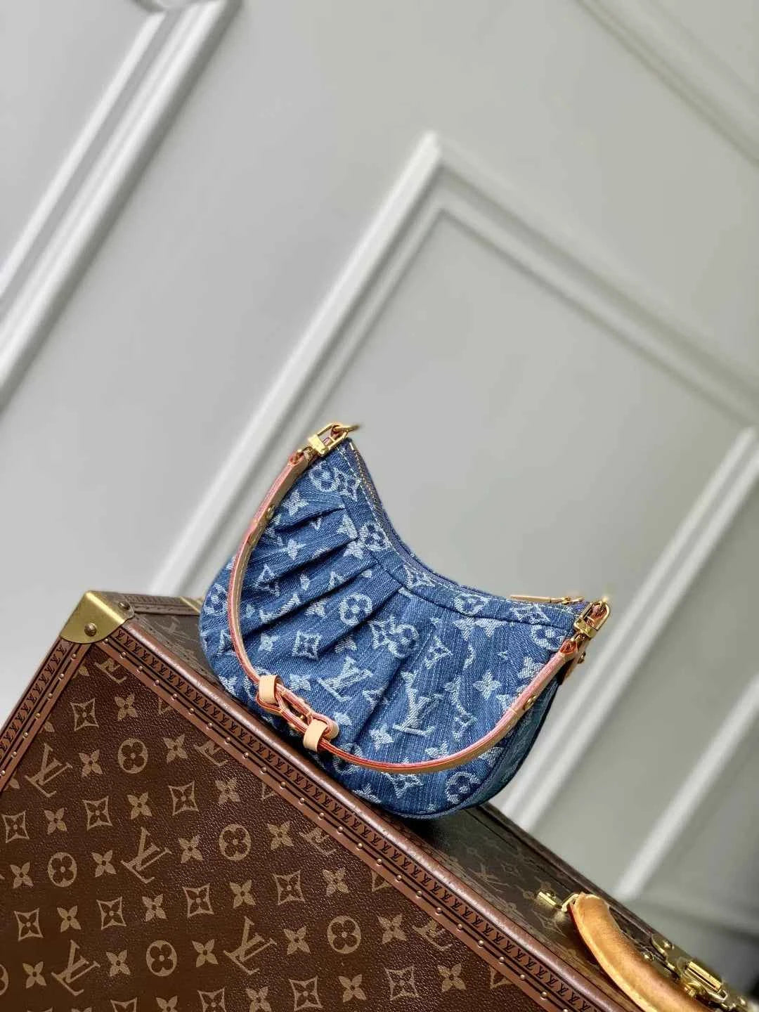 Louis Vuitton Pochette Valley, M13571 Monogram Denim