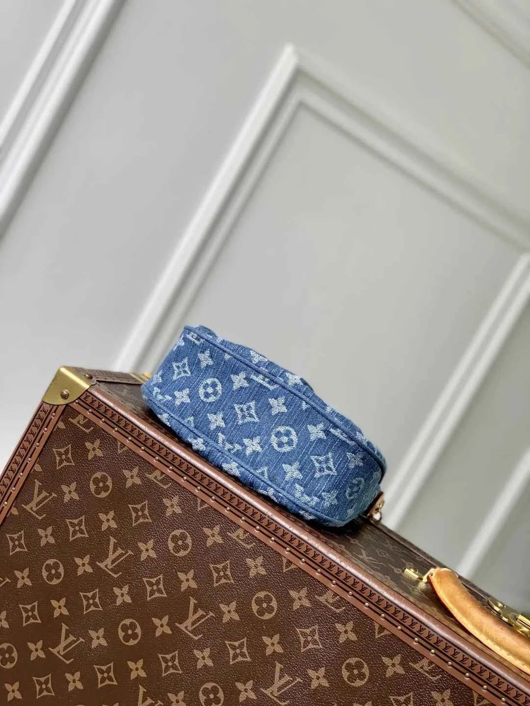Louis Vuitton Pochette Valley, M13571 Monogram Denim