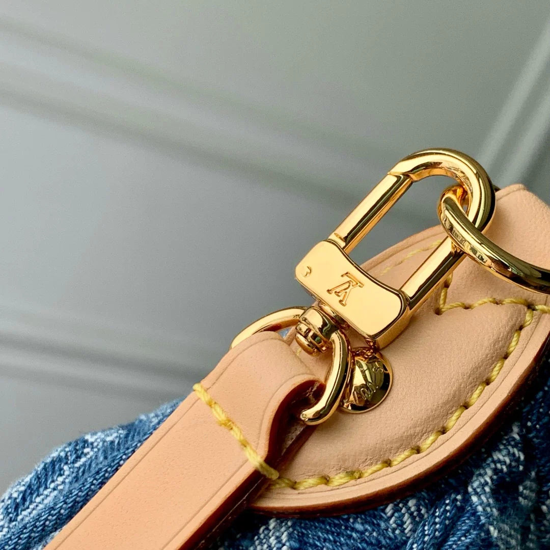 Louis Vuitton Pochette Valley, M13571 Monogram Denim