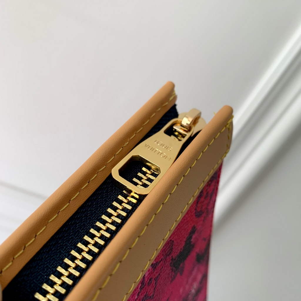 Louis Vuitton Pochette Voyage Bag M83465 Purple