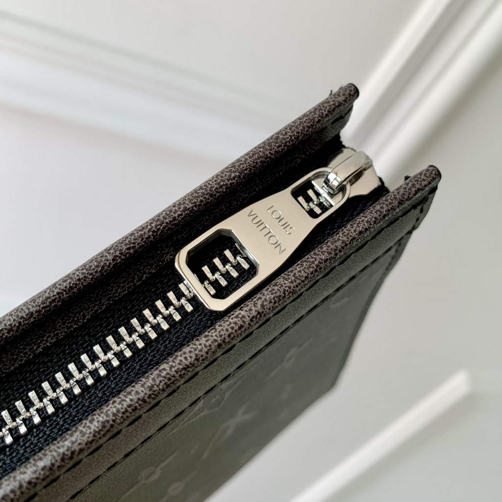 Louis Vuitton Pochette Voyage MM Bag M11764