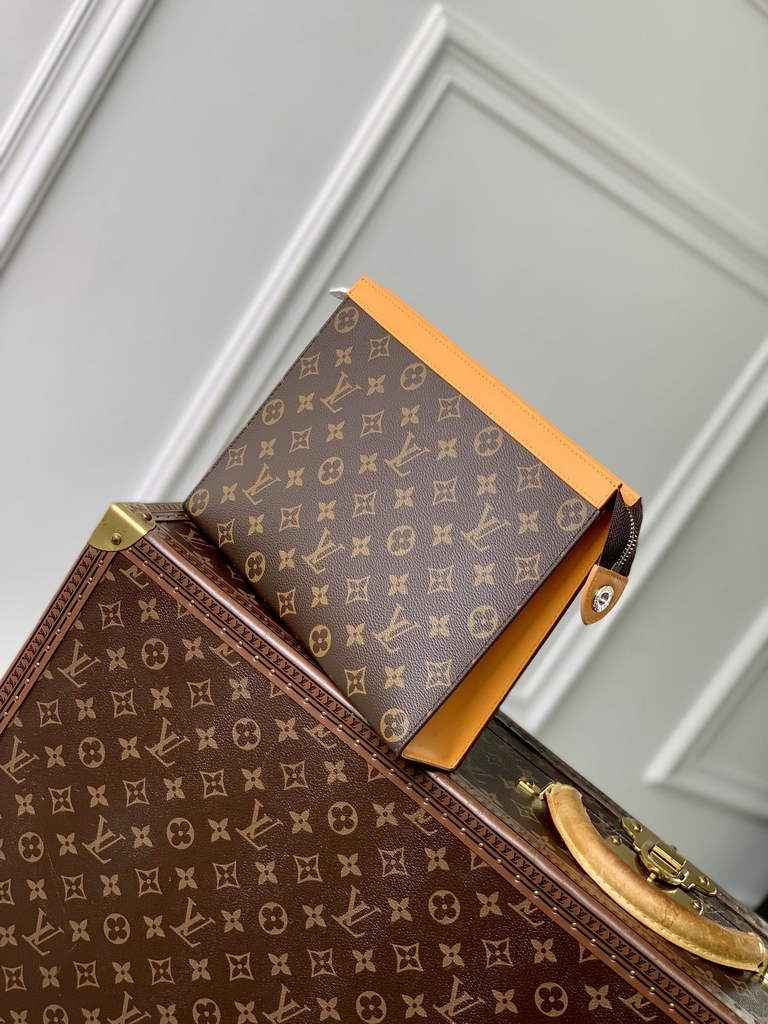 Louis Vuitton Pochette Voyage MM Bag M12820