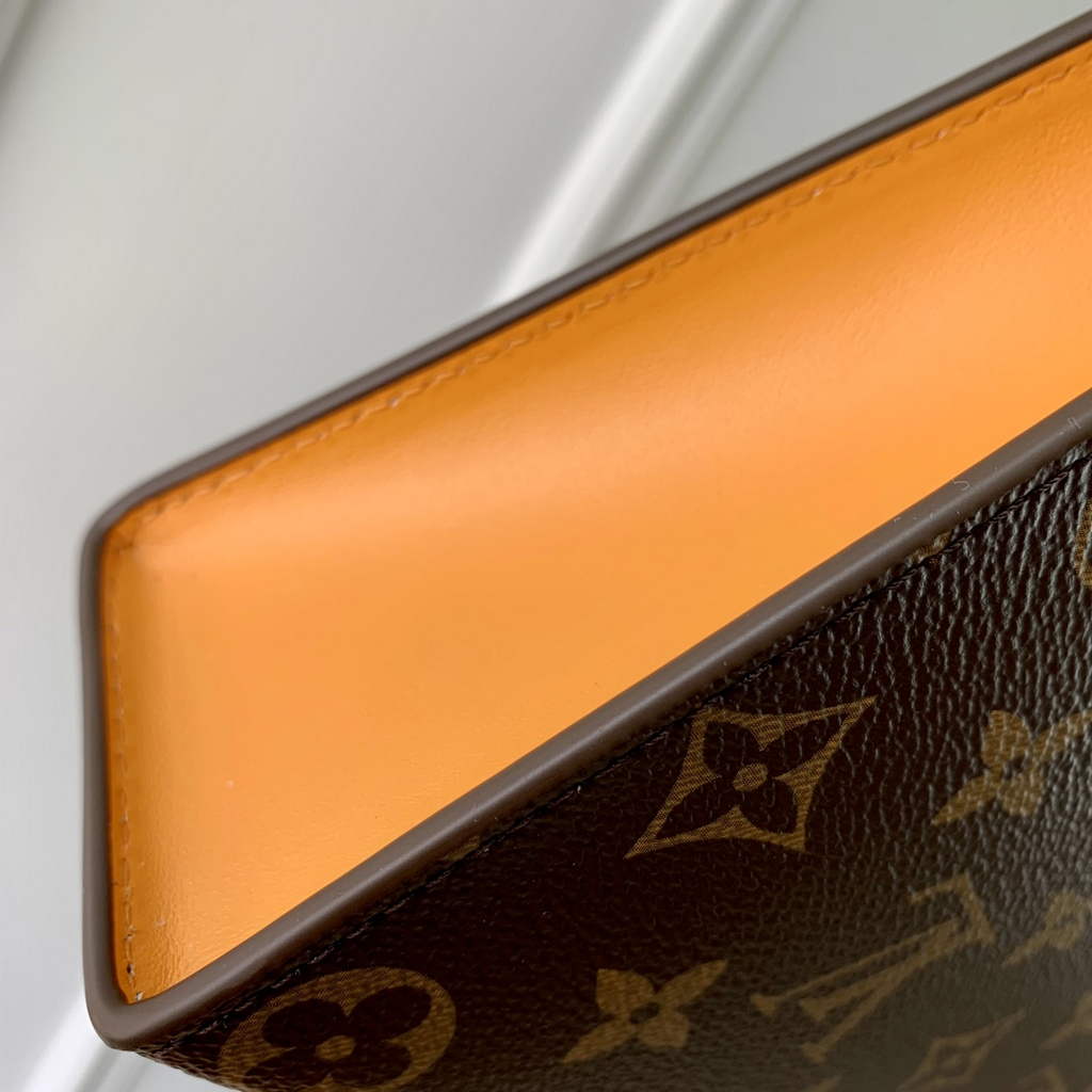 Louis Vuitton Pochette Voyage MM Bag M12820