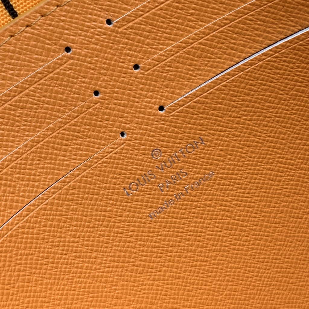 Louis Vuitton Pochette Voyage MM Bag M12820