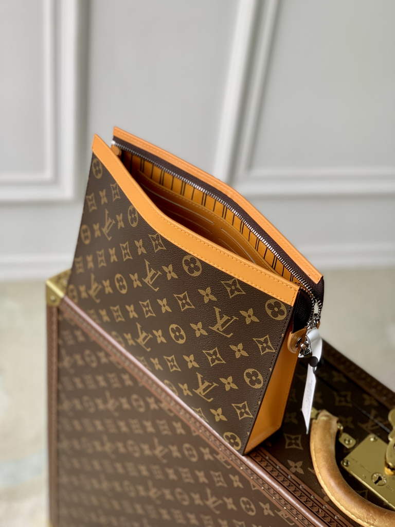 Louis Vuitton Pochette Voyage MM Bag M12820