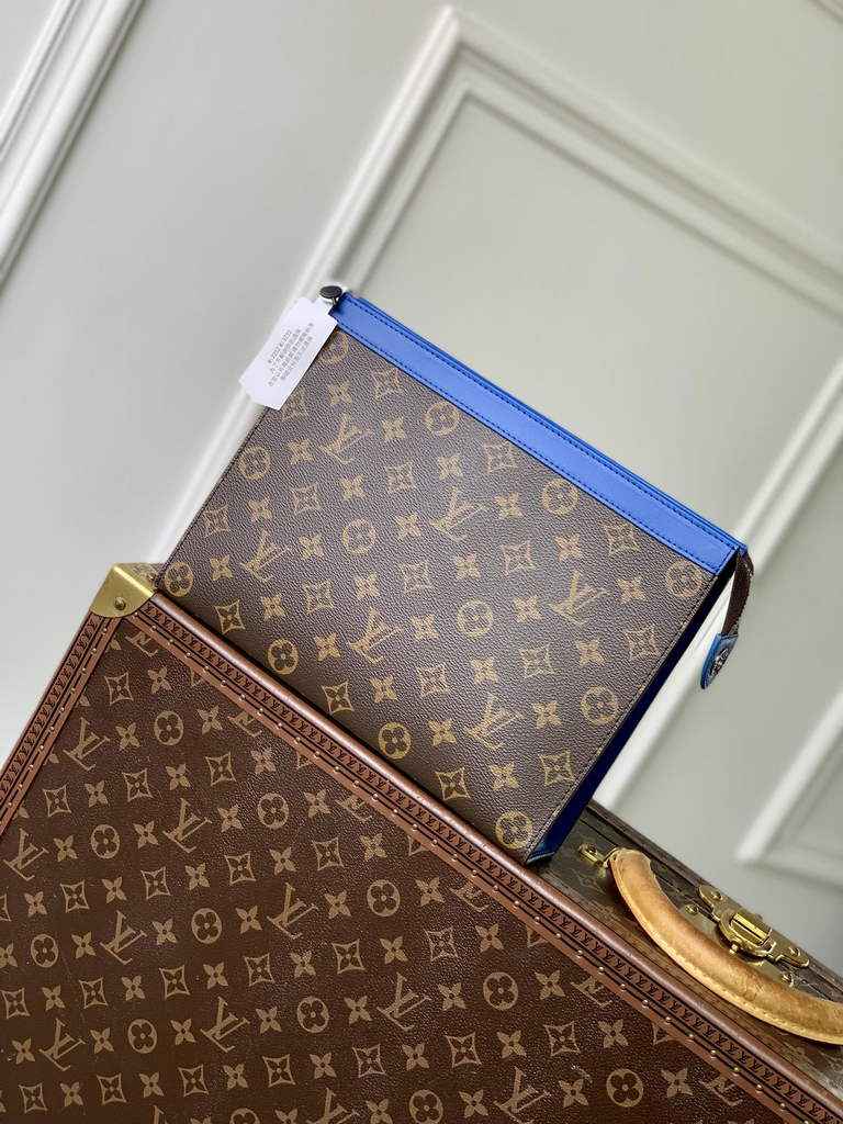 Louis Vuitton Pochette Voyage MM Bag M12819